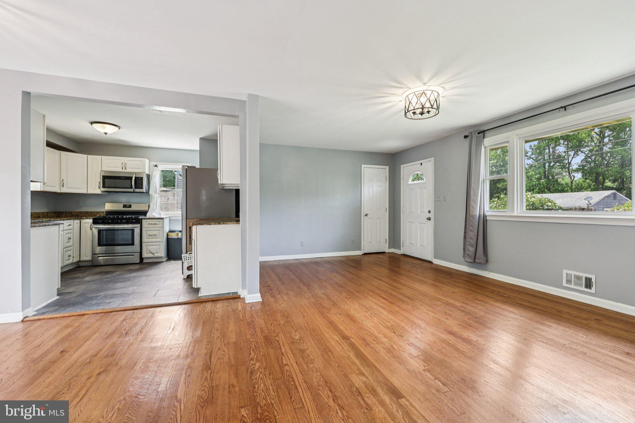 9327 Bandera Street Lanham, MD 20706 - Photo 5 of 29