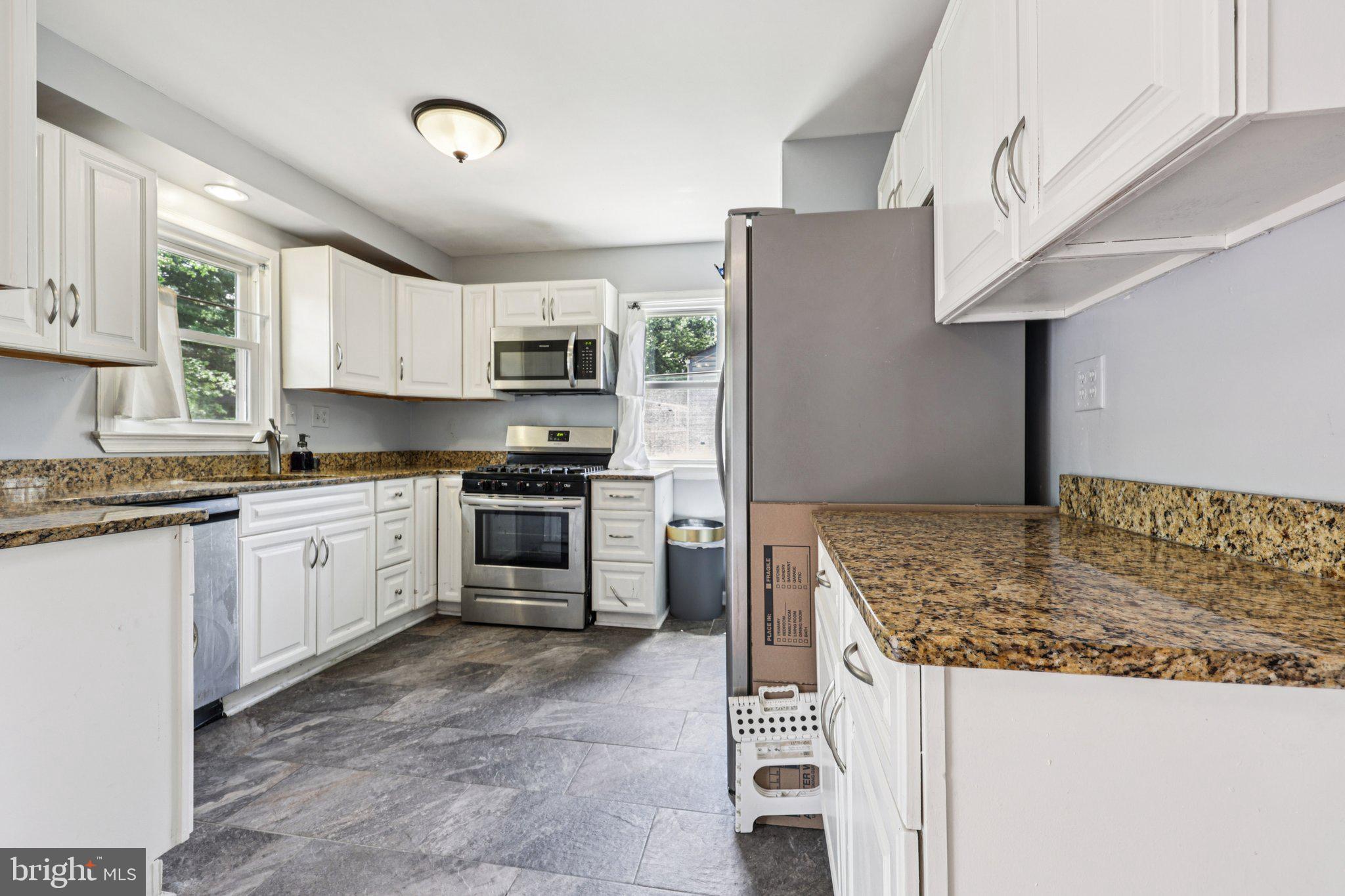 9327 Bandera Street Lanham, MD 20706 - Photo 8 of 29