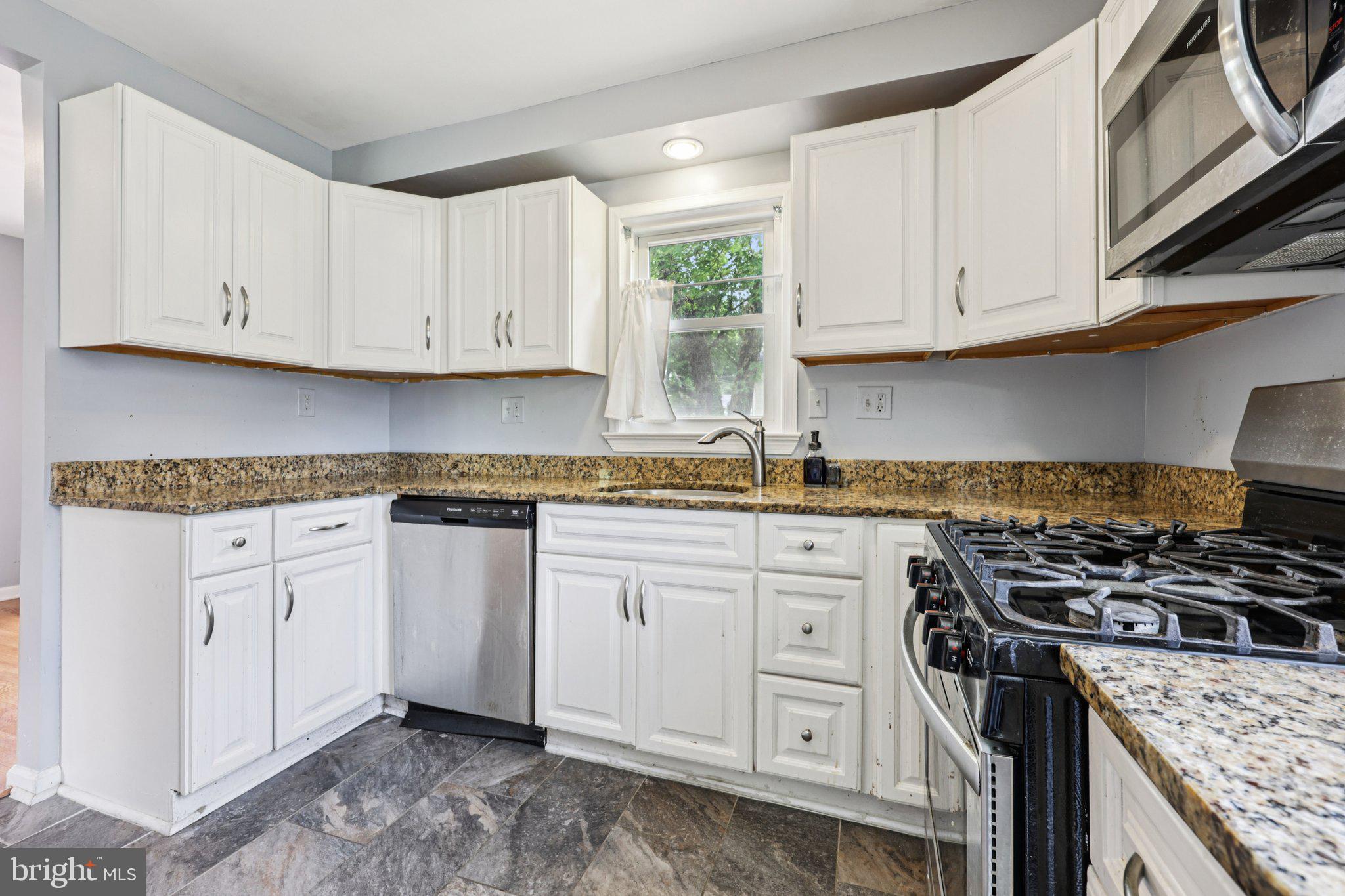 9327 Bandera Street Lanham, MD 20706 - Photo 9 of 29