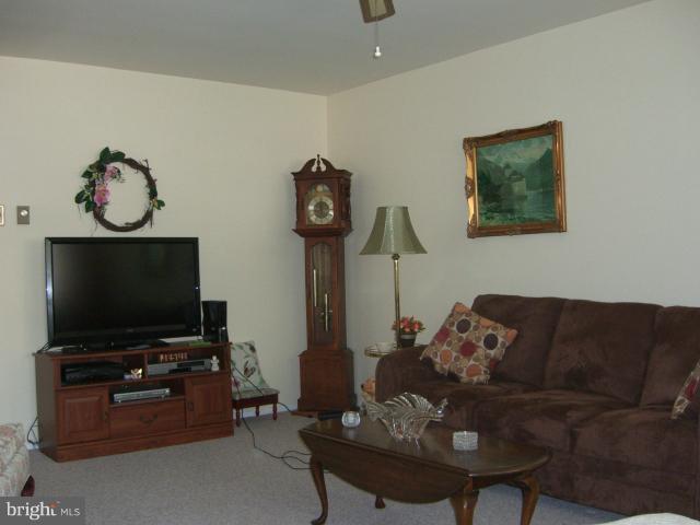 7003 Basswood Road Frederick, MD 21703 - Photo 2 of 19 Living Room