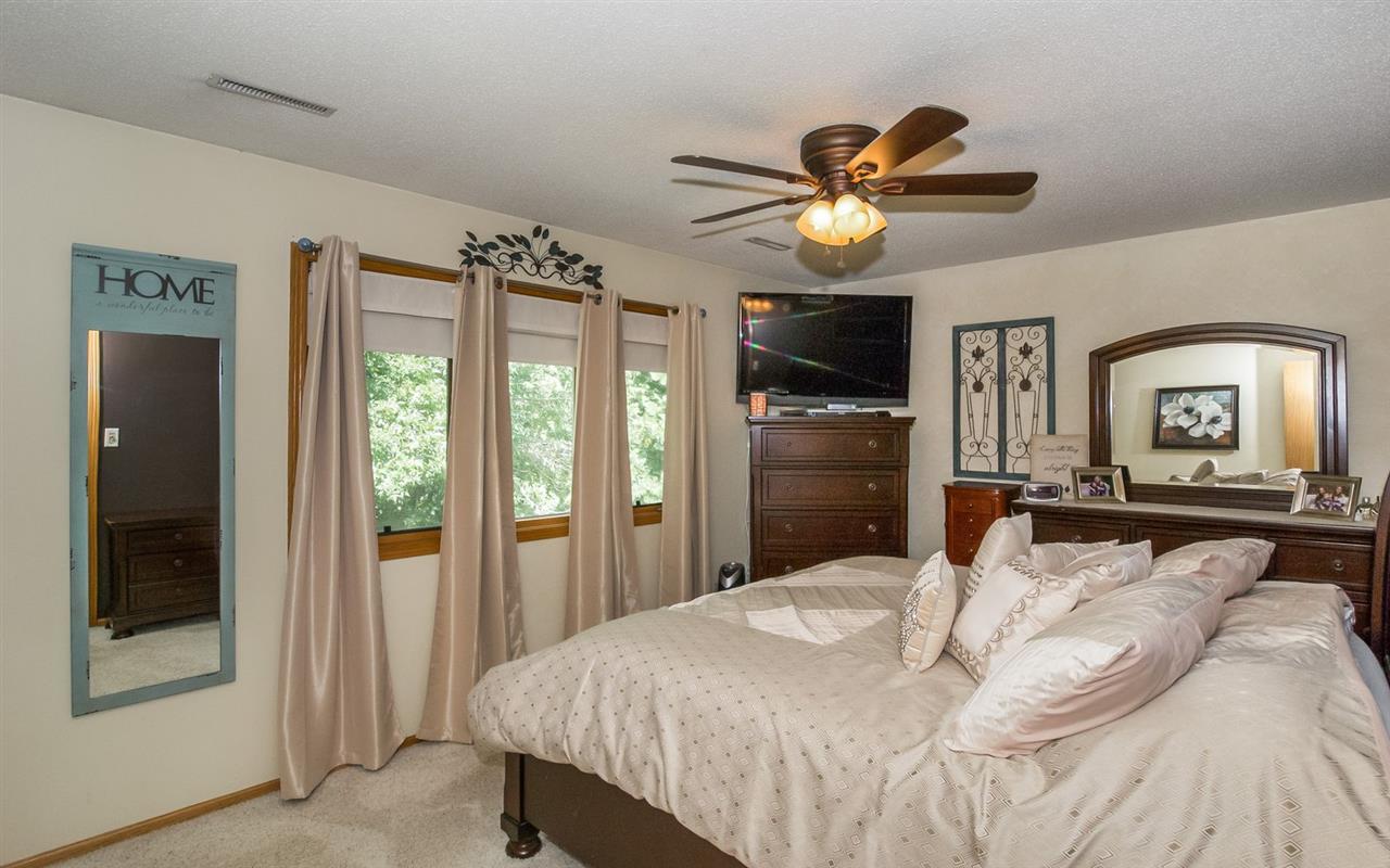 3929 Riverside Drive Northeast Cedar Rapids, IA 52411 - Photo 16 of 25 Gallery Image 16