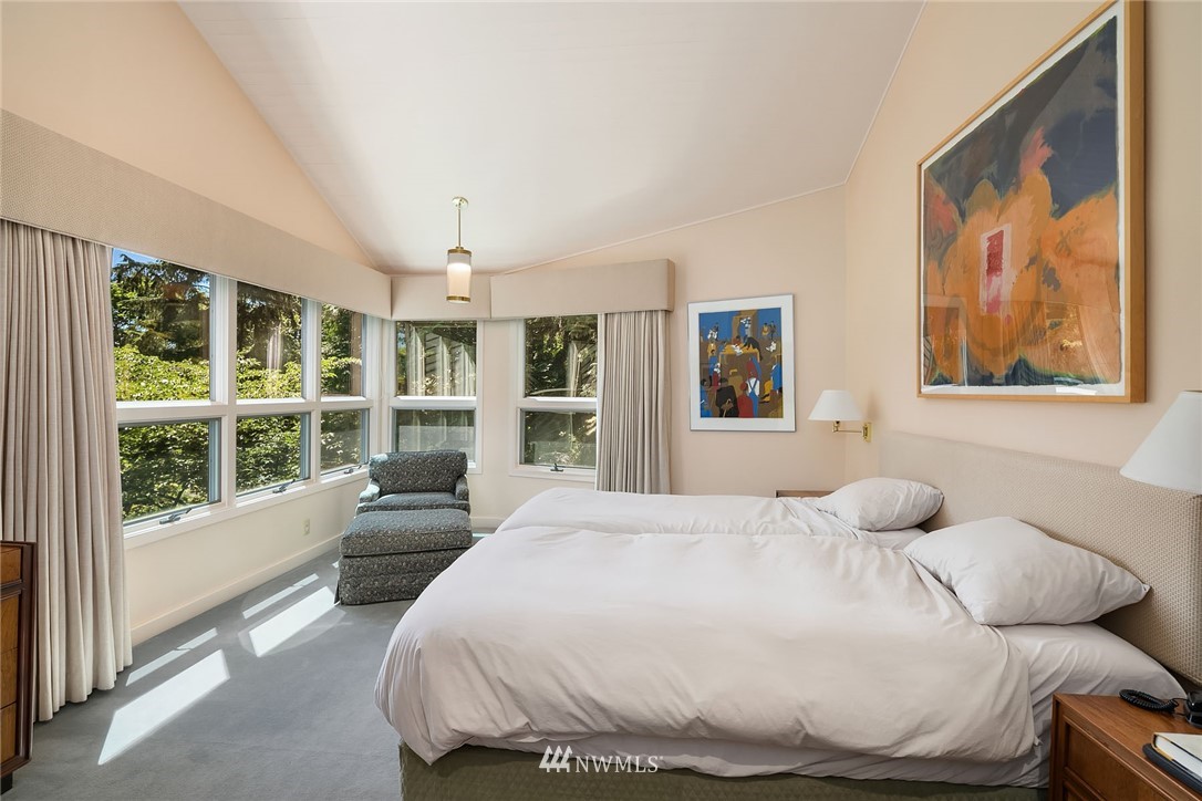 5315 Butterworth Road Mercer Island, WA 98040 - Photo 16 of 25