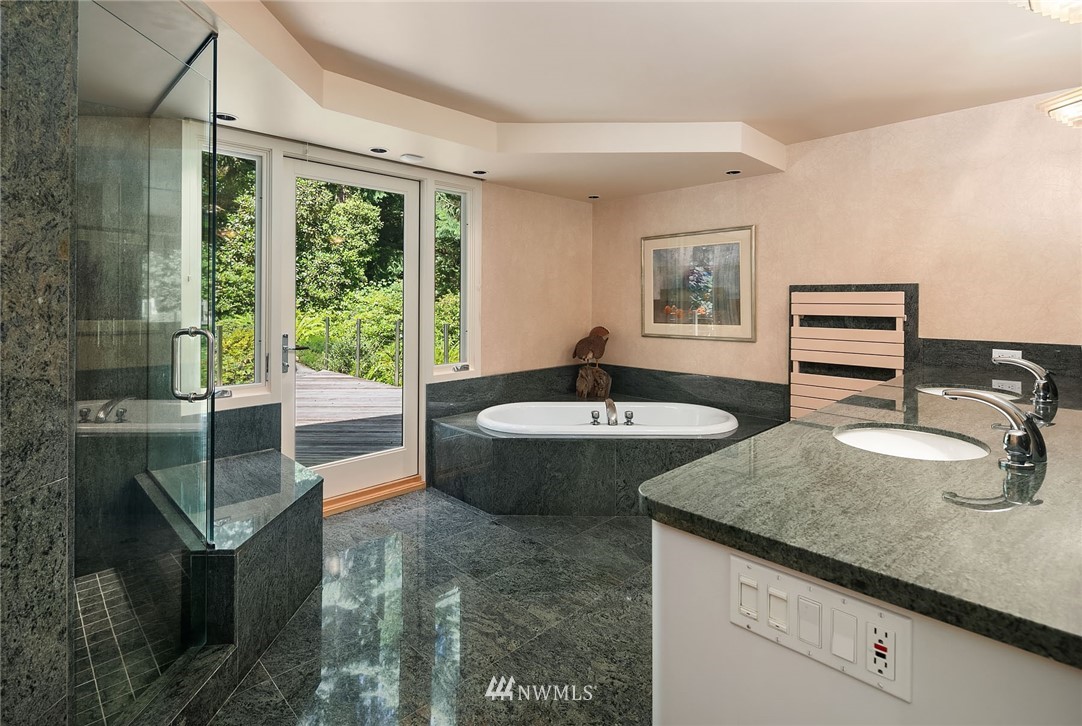 5315 Butterworth Road Mercer Island, WA 98040 - Photo 17 of 25