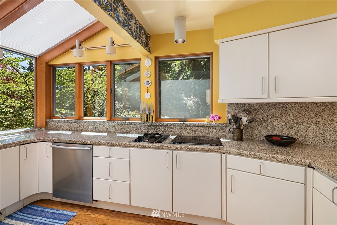 5315 Butterworth Road Mercer Island, WA 98040 - Photo 5 of 25