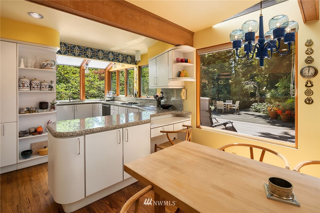 5315 Butterworth Road Mercer Island, WA 98040 - Photo 6 of 25