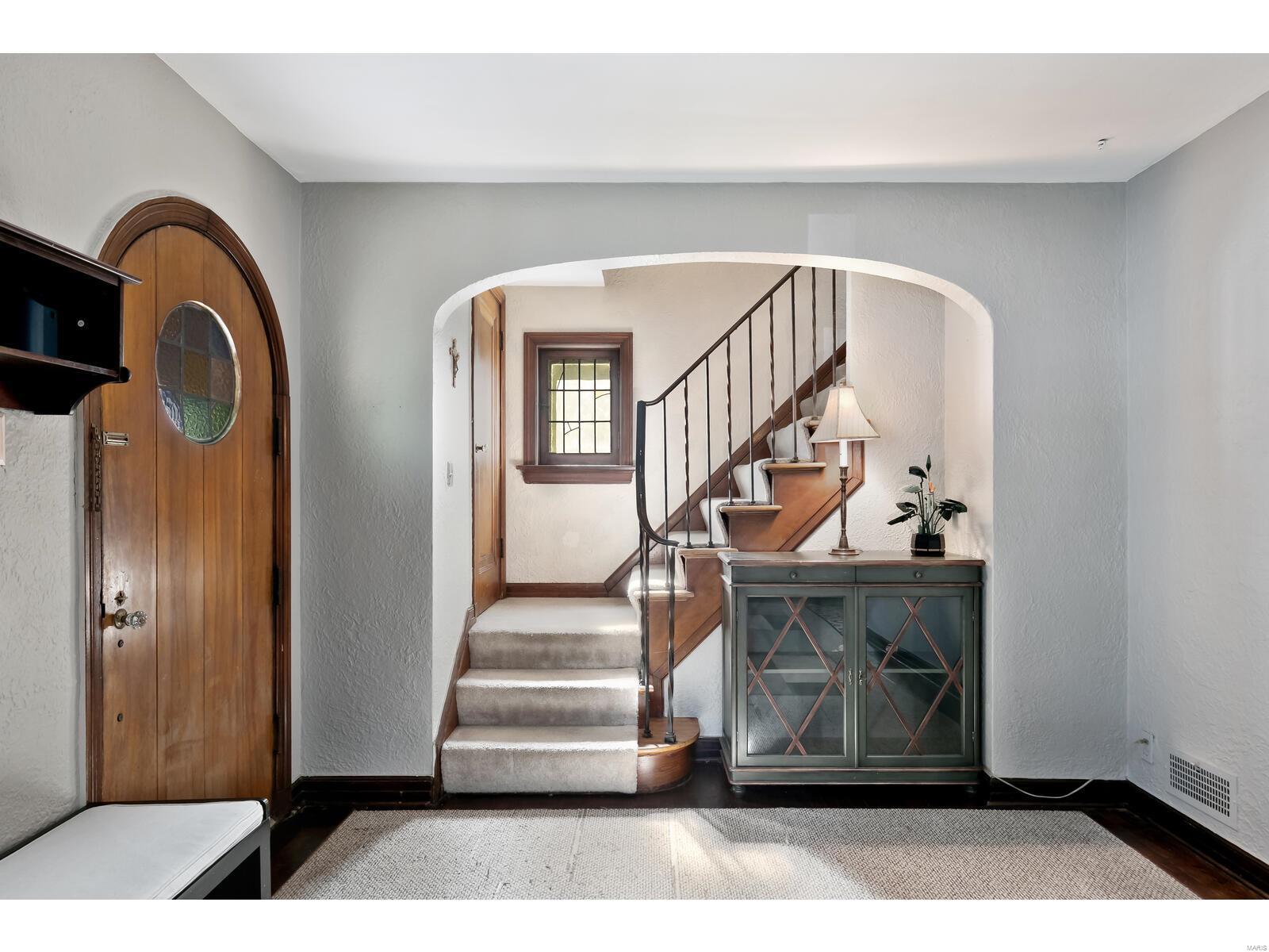 2501 Brown Road St. Louis, MO 63114 - Photo 3 of 29 Gallery Image 3