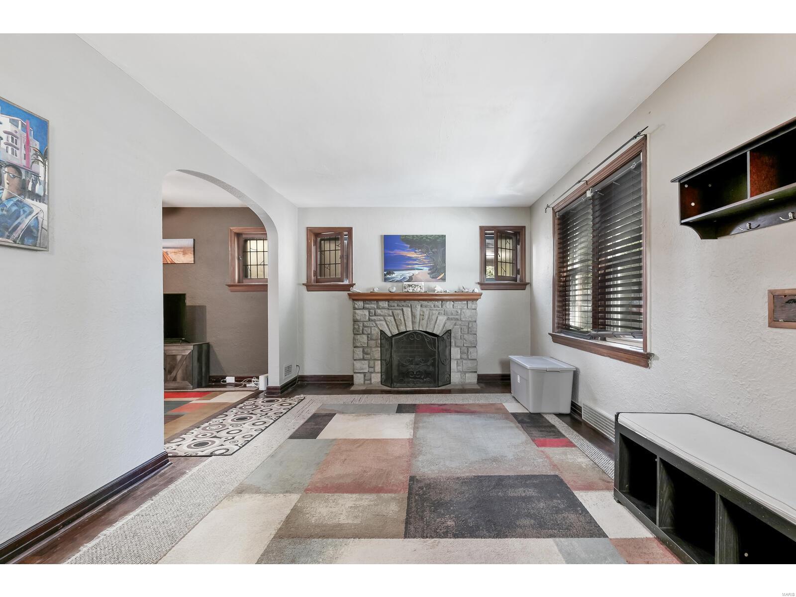 2501 Brown Road St. Louis, MO 63114 - Photo 5 of 29 Gallery Image 5