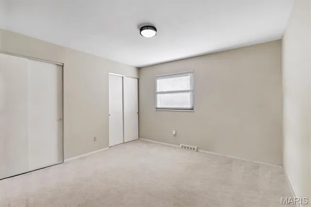 $435,000 | 902 Rustic Manor Circle, Ballwin, MO 63011