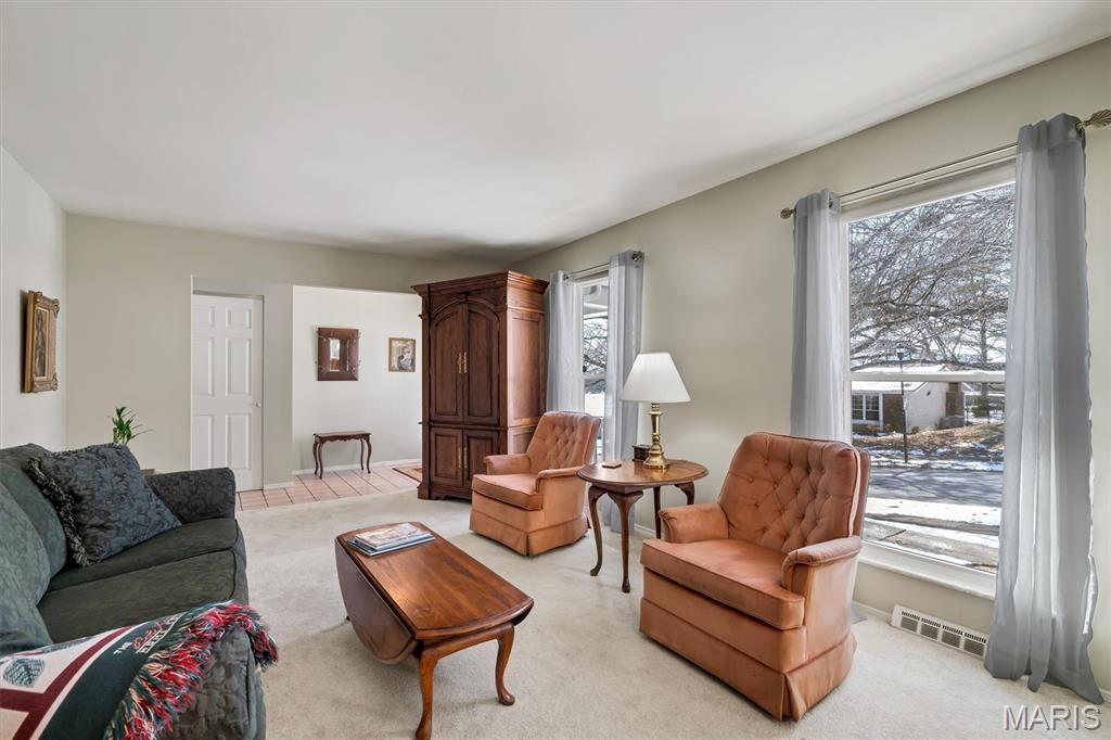 902 Rustic Manor Circle Ballwin, MO 63011 - Photo 3 of 42