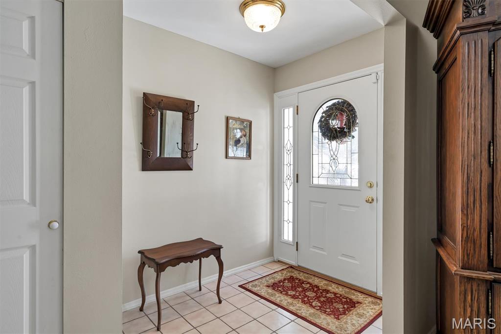 902 Rustic Manor Circle Ballwin, MO 63011 - Photo 4 of 42