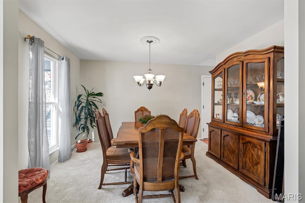 902 Rustic Manor Circle Ballwin, MO 63011 - Photo 5 of 42