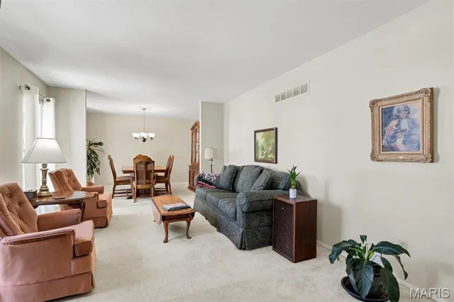 $435,000 | 902 Rustic Manor Circle, Ballwin, MO 63011