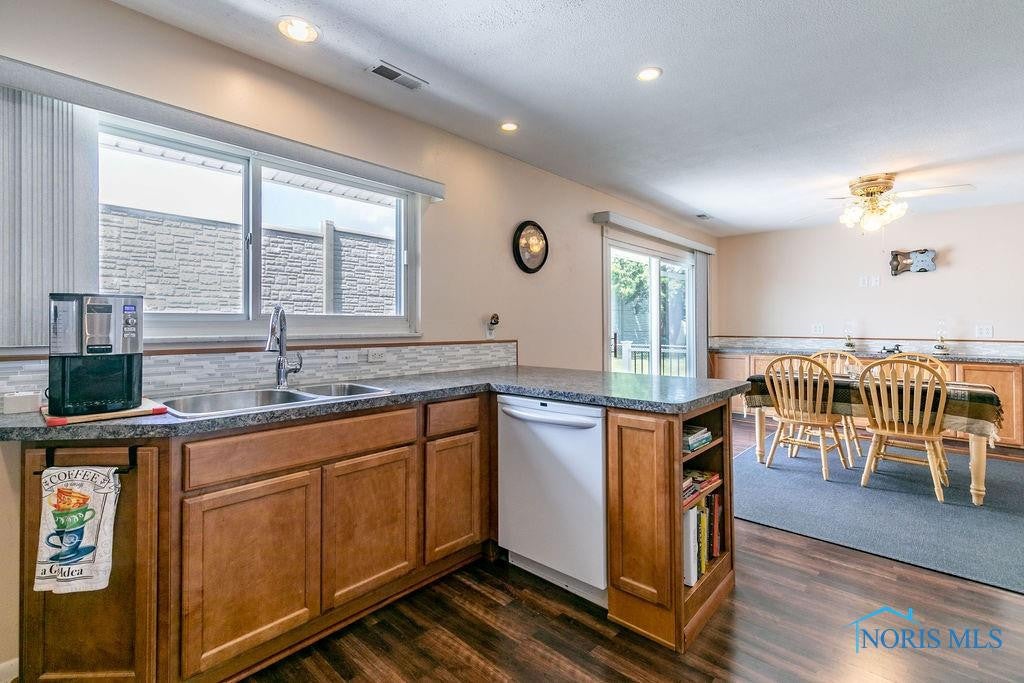 2737 Moffat Road Toledo, OH 43615 - Photo 12 of 25 Gallery Image 12