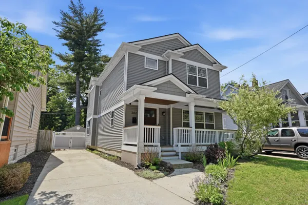 $680,000 | 302 Dewey Street, Royal Oak, MI 48067