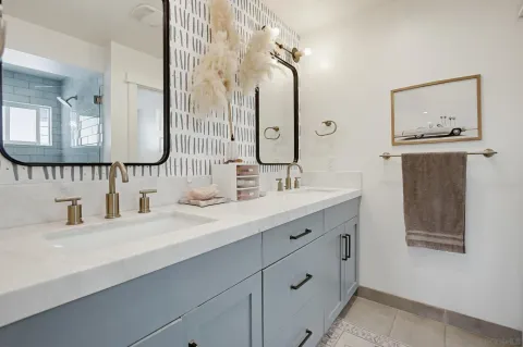 $2,949,999 | 835 Beryl Street, San Diego, CA 92109