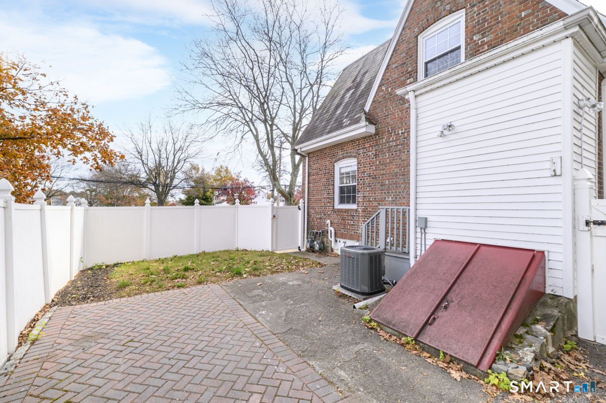 58 Post Road Fairfield, CT 06824 - Photo 16 of 22 Private fenced in patio/yard.