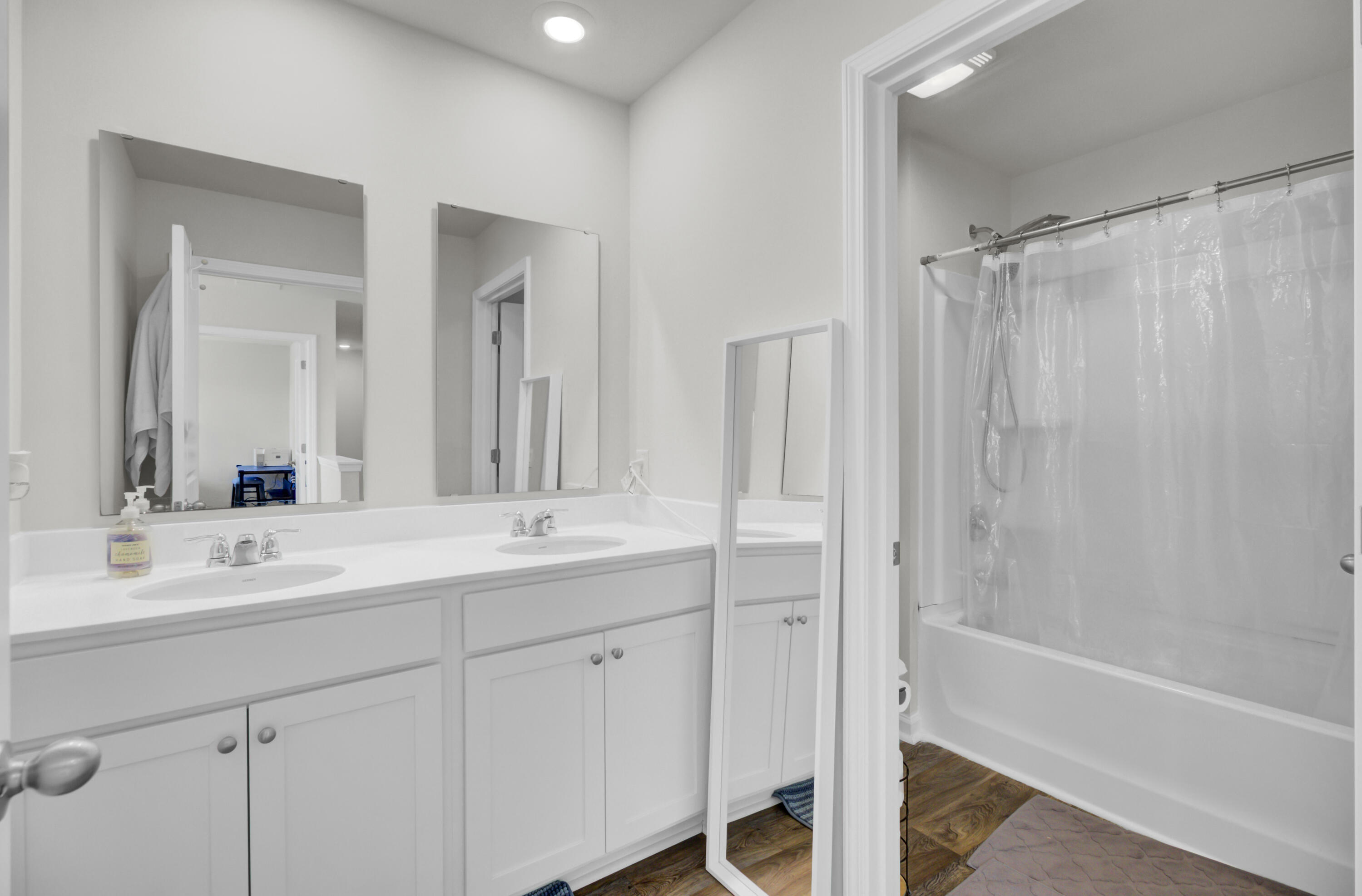 163 Horizon Rdg Drive Summerville, SC 29486 - Photo 17 of 18 163 Horizon Ridge upstairs full bath