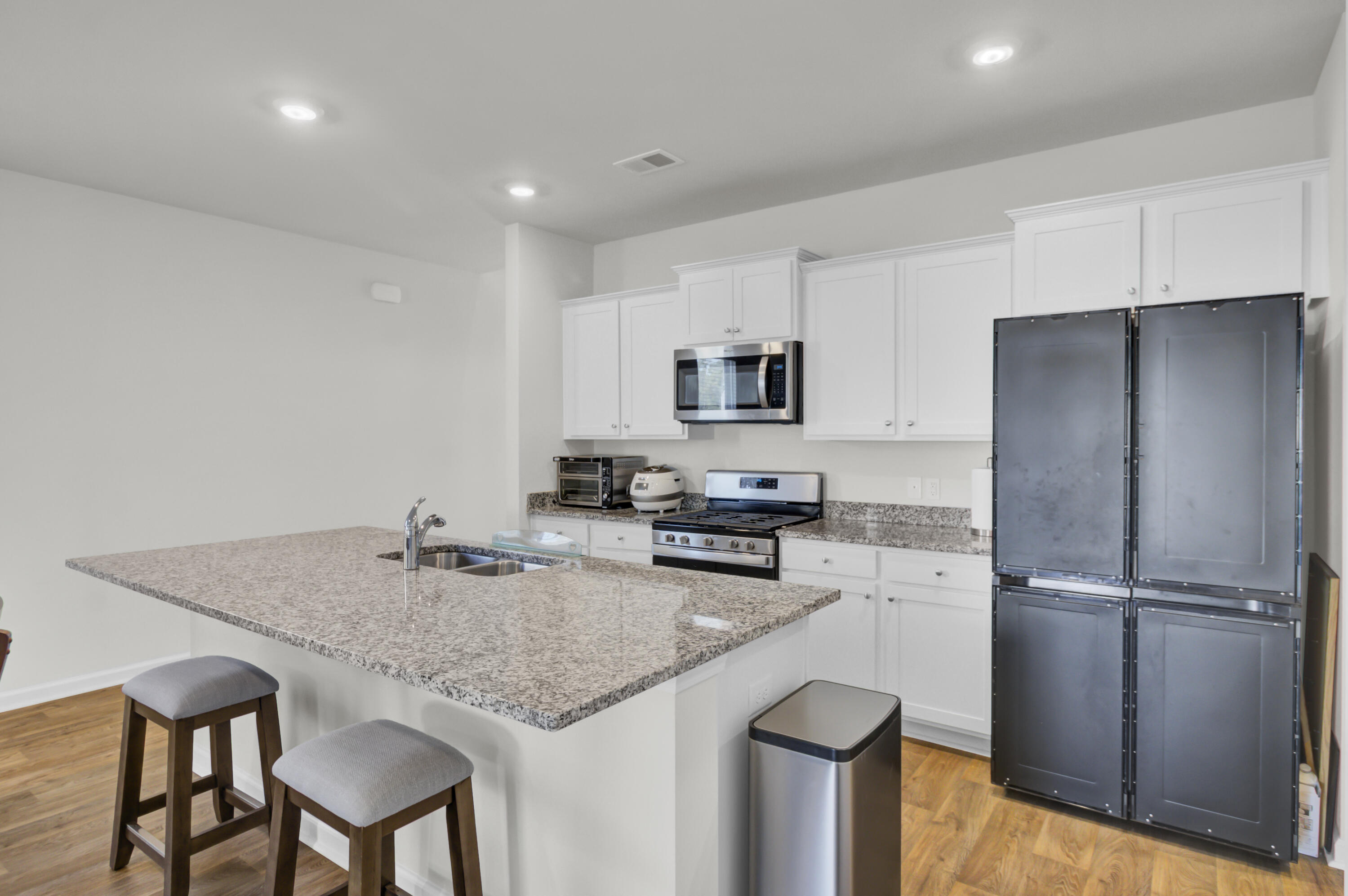 163 Horizon Rdg Drive Summerville, SC 29486 - Photo 5 of 18 163 Horizon Ridge Kitchen
