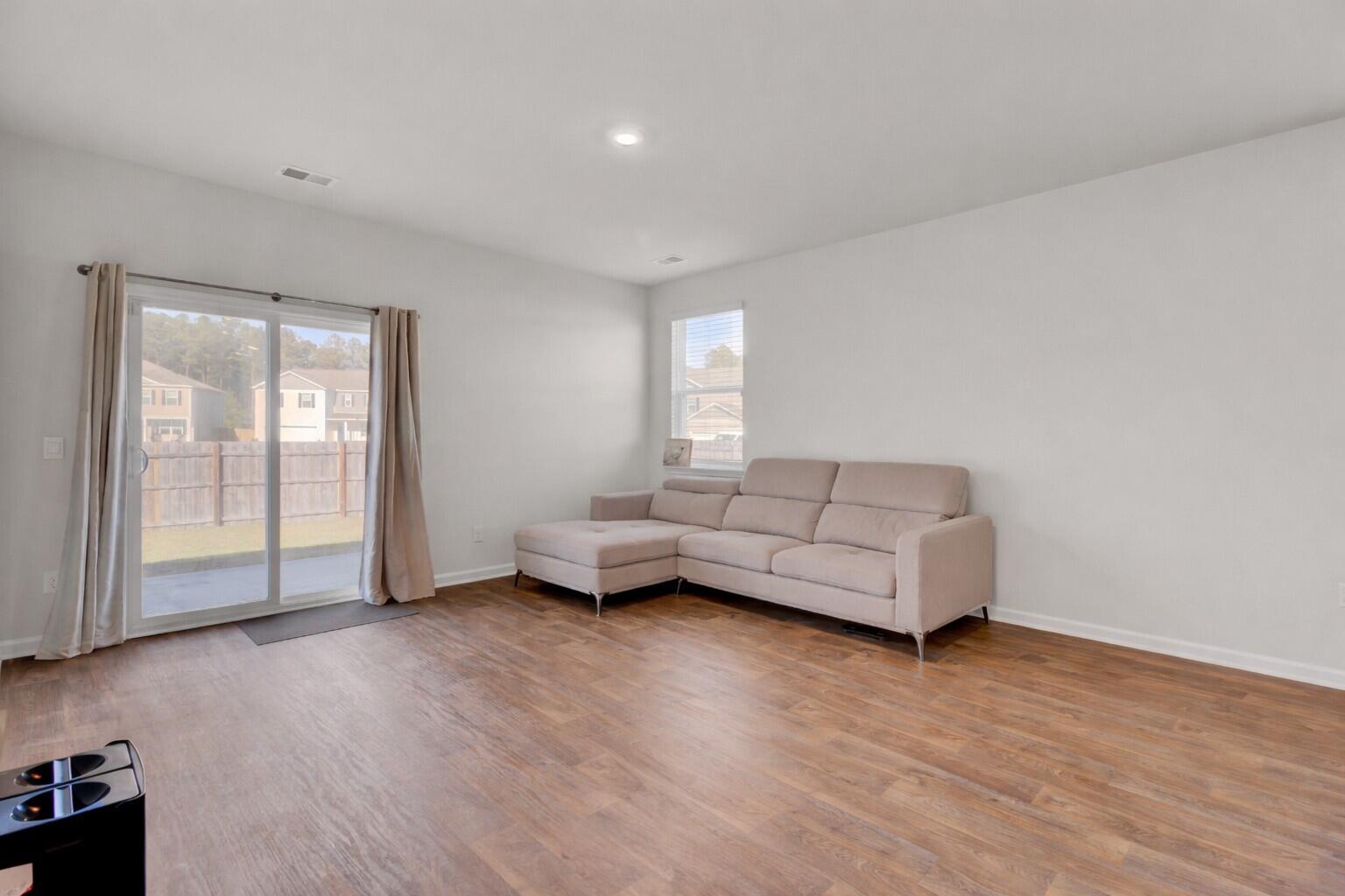 163 Horizon Rdg Drive Summerville, SC 29486 - Photo 7 of 18 163 Horizon Ridge living room 2