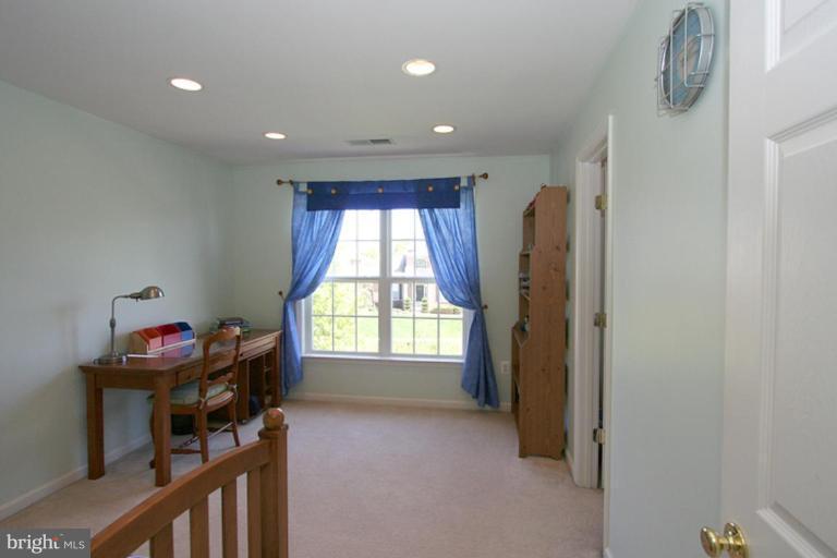 18704 Broken Oak Road Boyds, MD 20841 - Photo 16 of 26 Bedroom #2