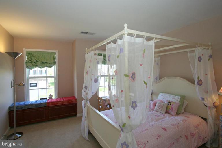 18704 Broken Oak Road Boyds, MD 20841 - Photo 17 of 26 Bedroom #3