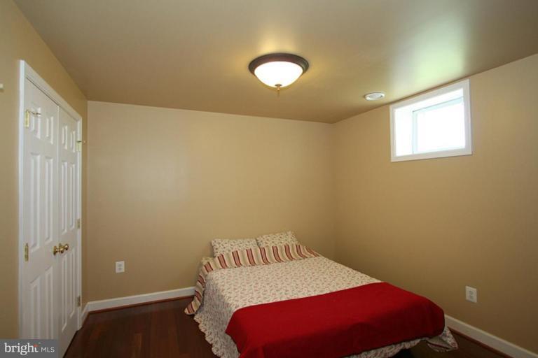 18704 Broken Oak Road Boyds, MD 20841 - Photo 22 of 26 Bedroom #5