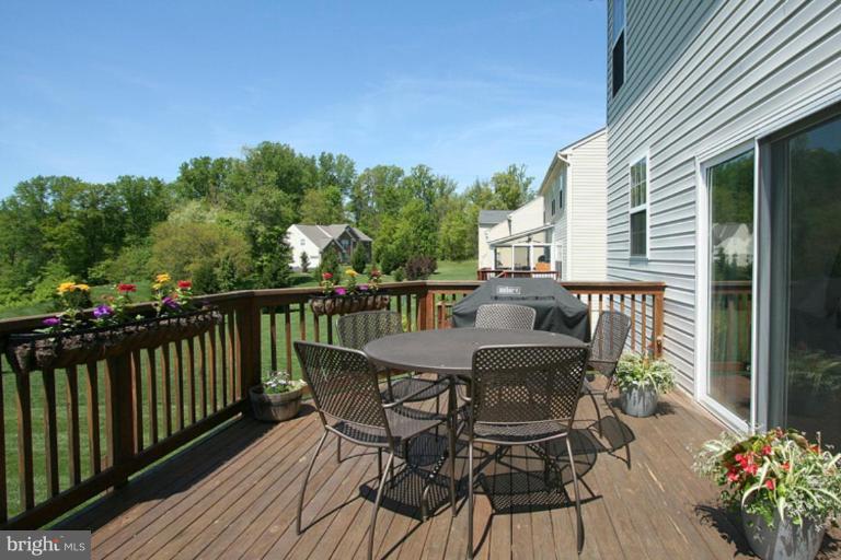18704 Broken Oak Road Boyds, MD 20841 - Photo 24 of 26 Deck