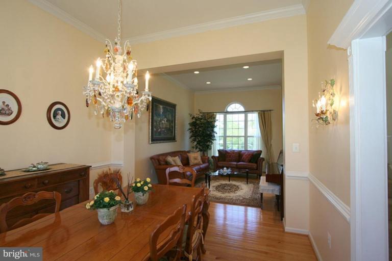 18704 Broken Oak Road Boyds, MD 20841 - Photo 6 of 26 Dining Room
