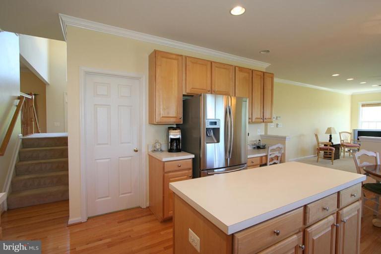 18704 Broken Oak Road Boyds, MD 20841 - Photo 7 of 26 Kitchen