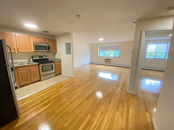 $3,250 | 222 Babcock Street, Unit 4A, Brookline, MA 02446