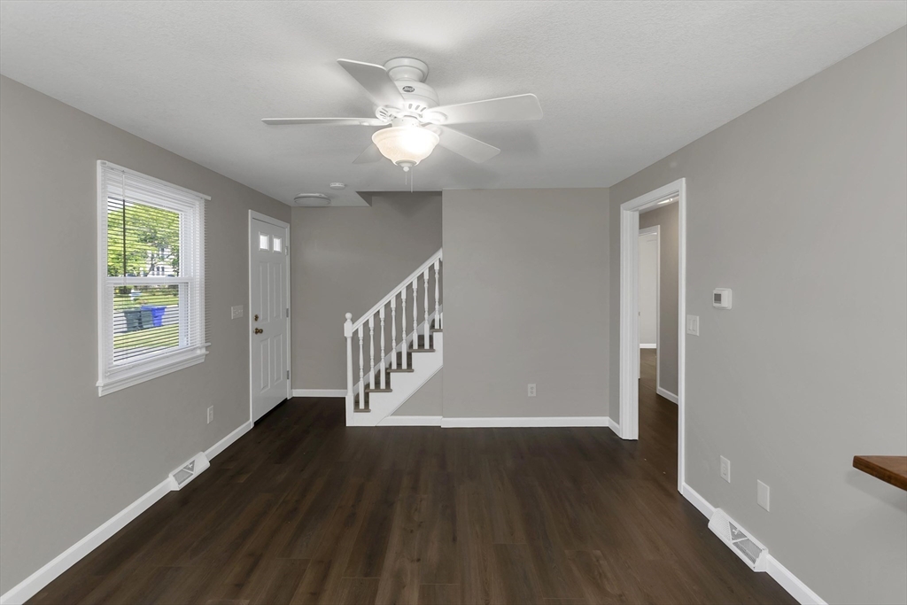 105 Mazarin Street Springfield, MA 01151 - Photo 10 of 25