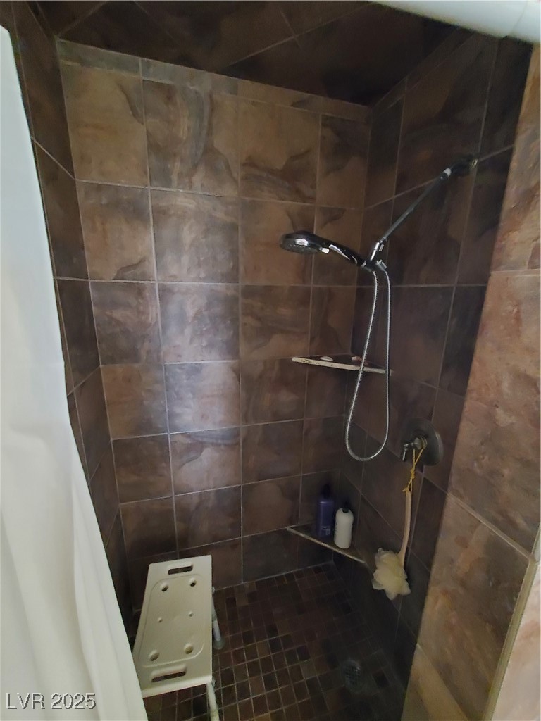 5272 Truman Lane Caliente, NV 89008 - Photo 12 of 39 Bathroom with a tile shower