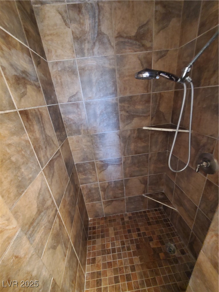 5272 Truman Lane Caliente, NV 89008 - Photo 8 of 39 Bathroom with tiled shower