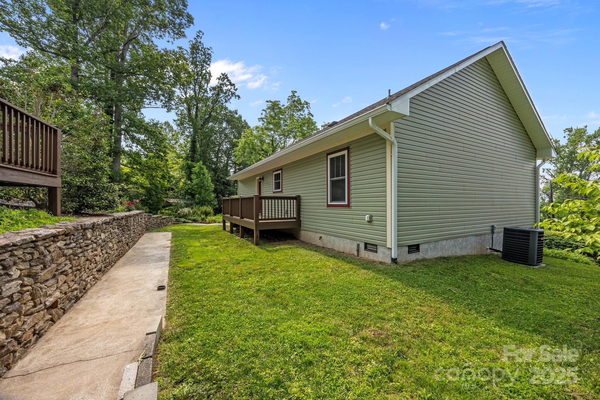 17 Laurel Road Arden, NC 28704 - Photo 38 of 45 a view of a house with a yard