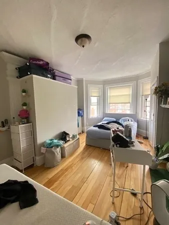 $5,000 | 10 Glenville Avenue, Unit 3, Boston, MA 02134