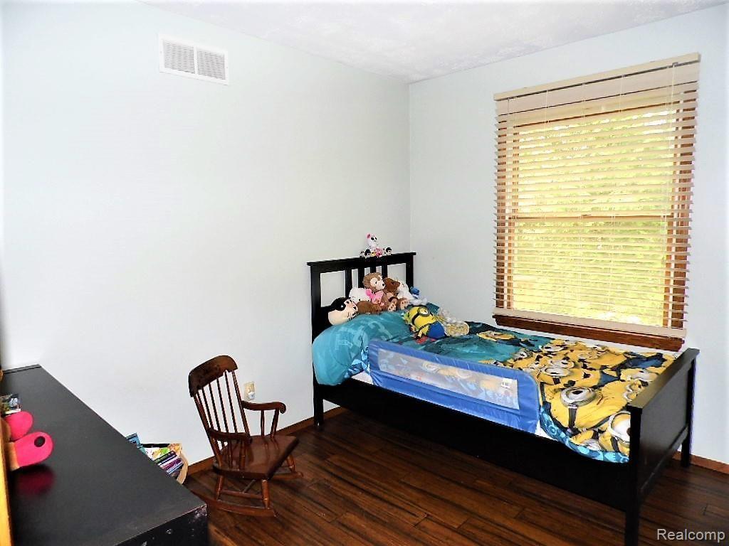 11352 Inner Drive Pinckney, MI 48169 - Photo 8 of 13 SAM_1319 (2).JPG
