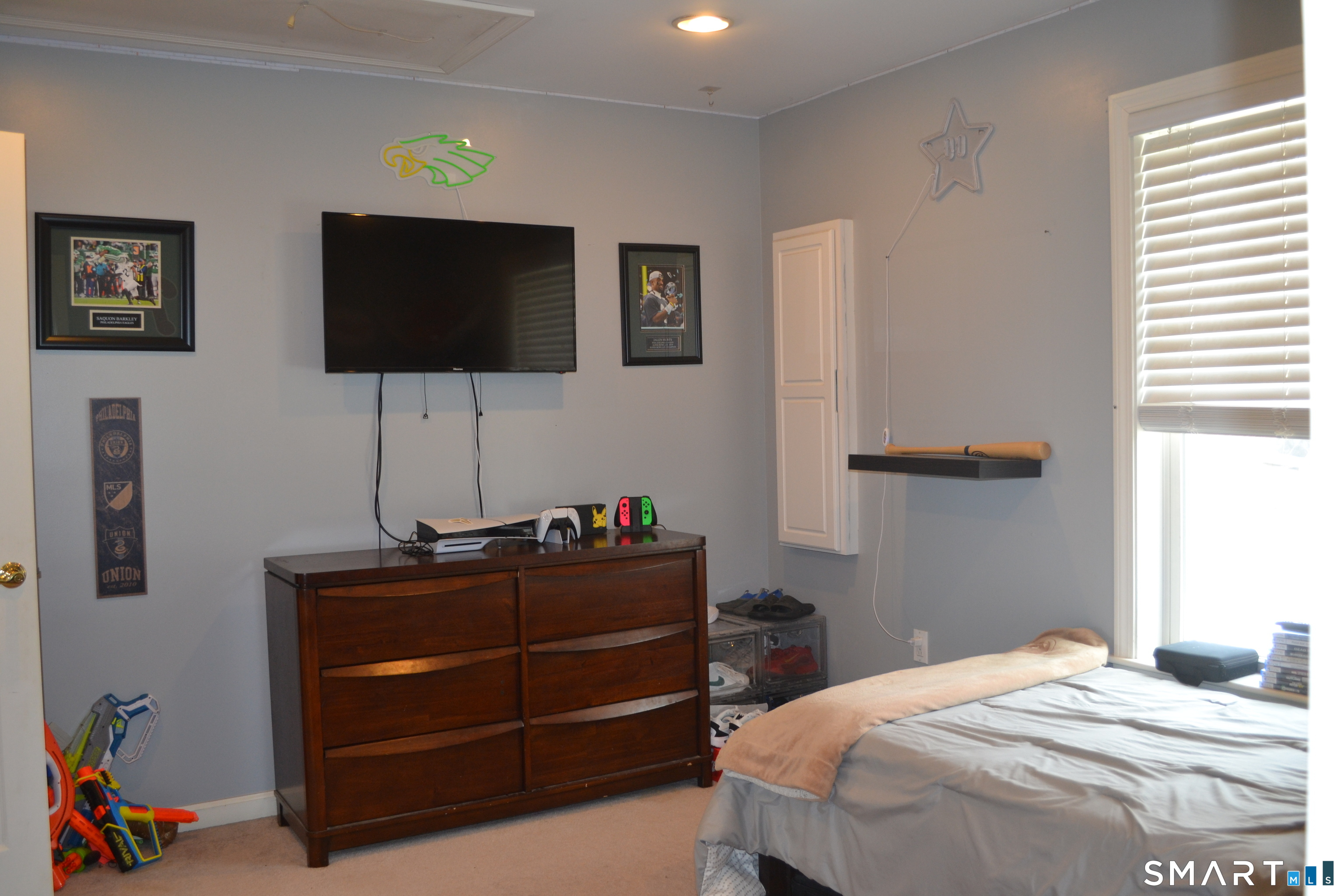 571 Old Colchester Road Montville, CT 06382 - Photo 17 of 25