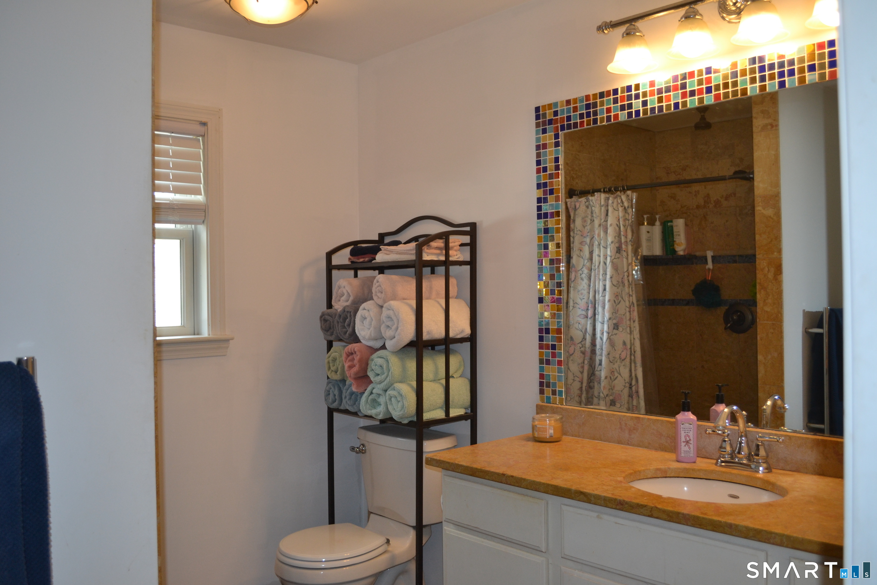 571 Old Colchester Road Montville, CT 06382 - Photo 20 of 25