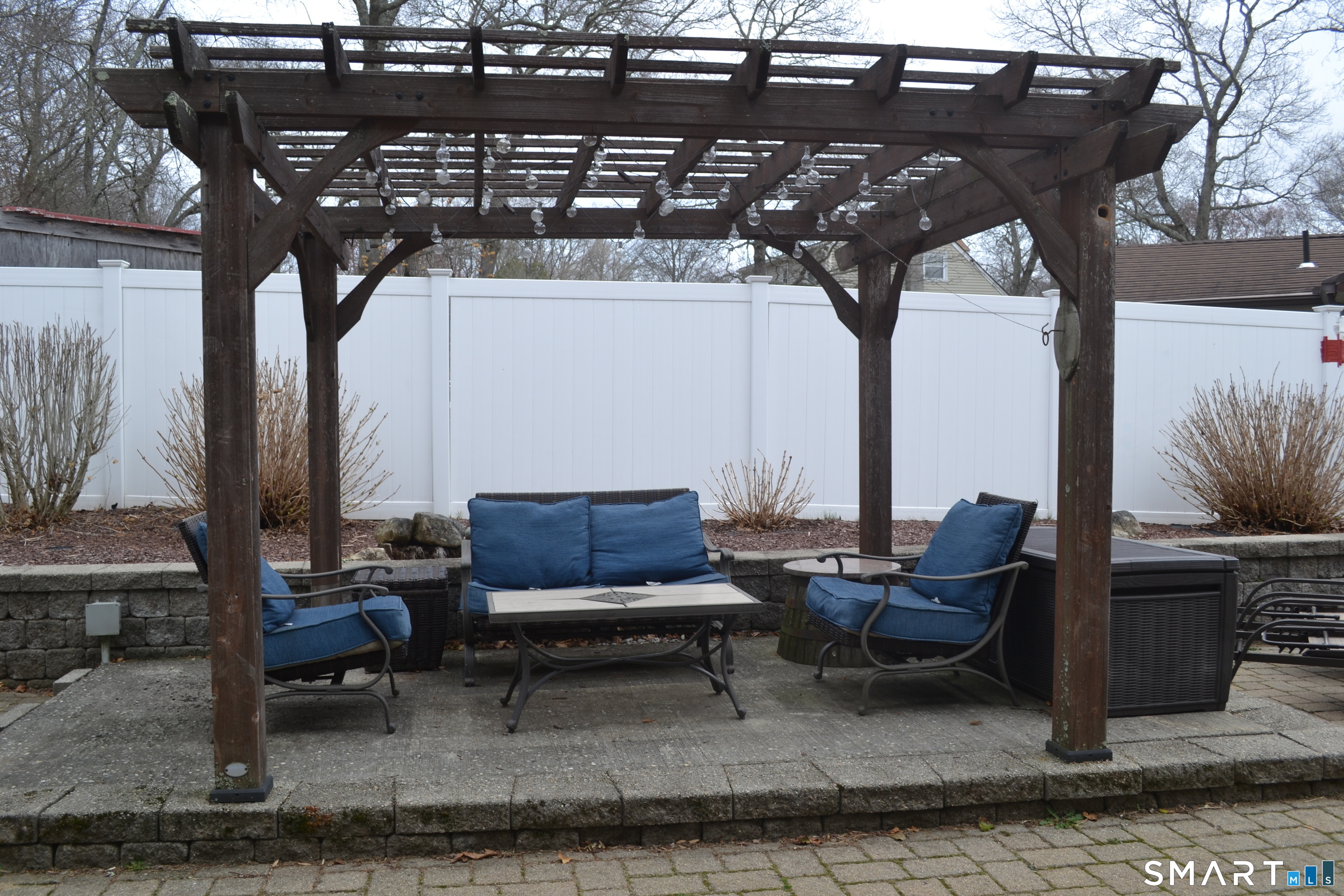 571 Old Colchester Road Montville, CT 06382 - Photo 4 of 25