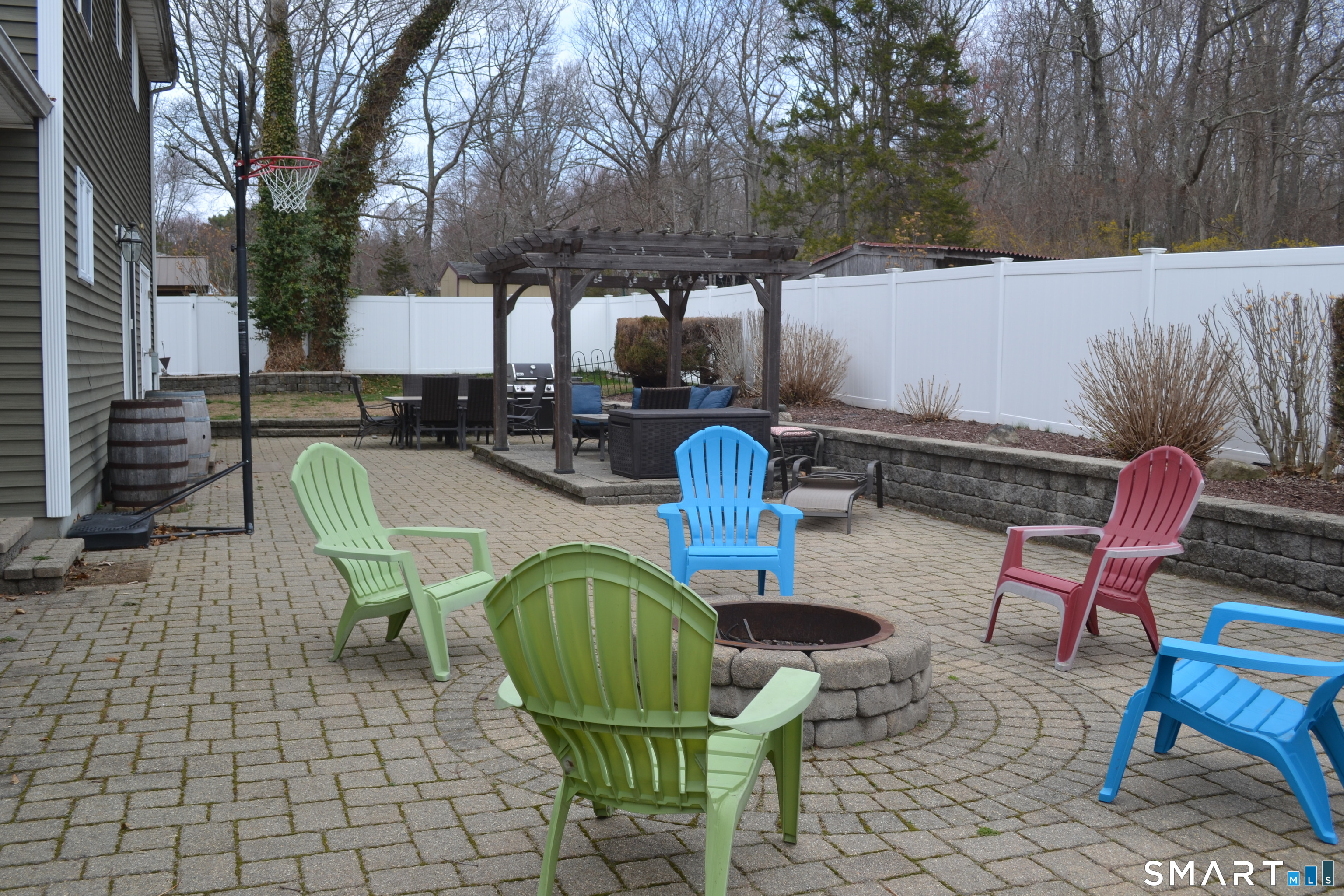 571 Old Colchester Road Montville, CT 06382 - Photo 5 of 25