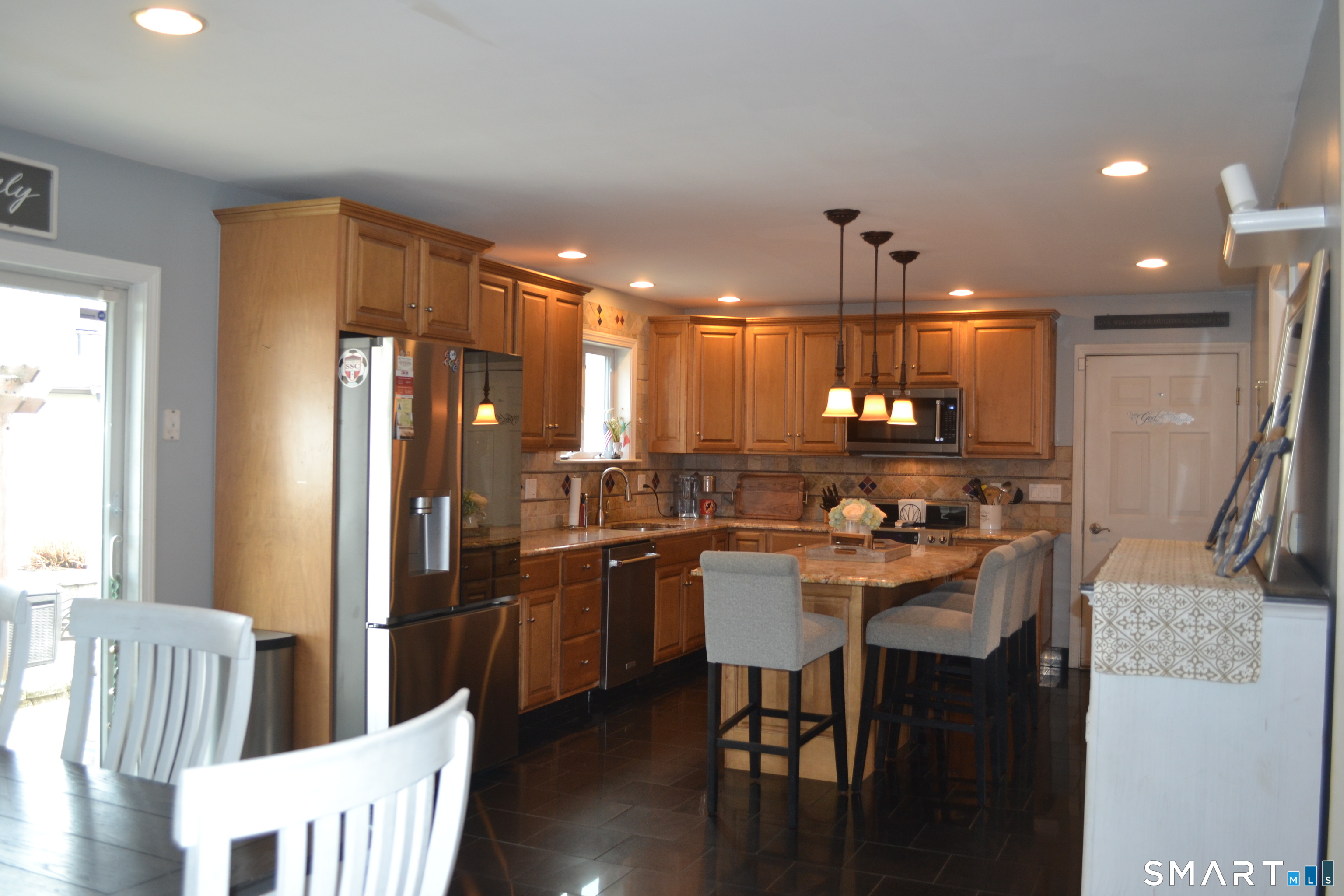 571 Old Colchester Road Montville, CT 06382 - Photo 8 of 25