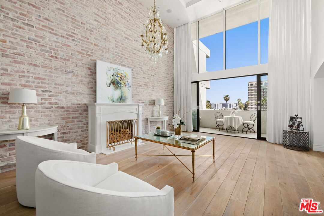 325 North Oakhurst Dr Unit PH3