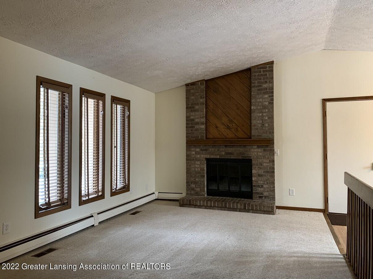 1854 Pageant Way Holt, MI 48842 - Photo 2 of 23 liv