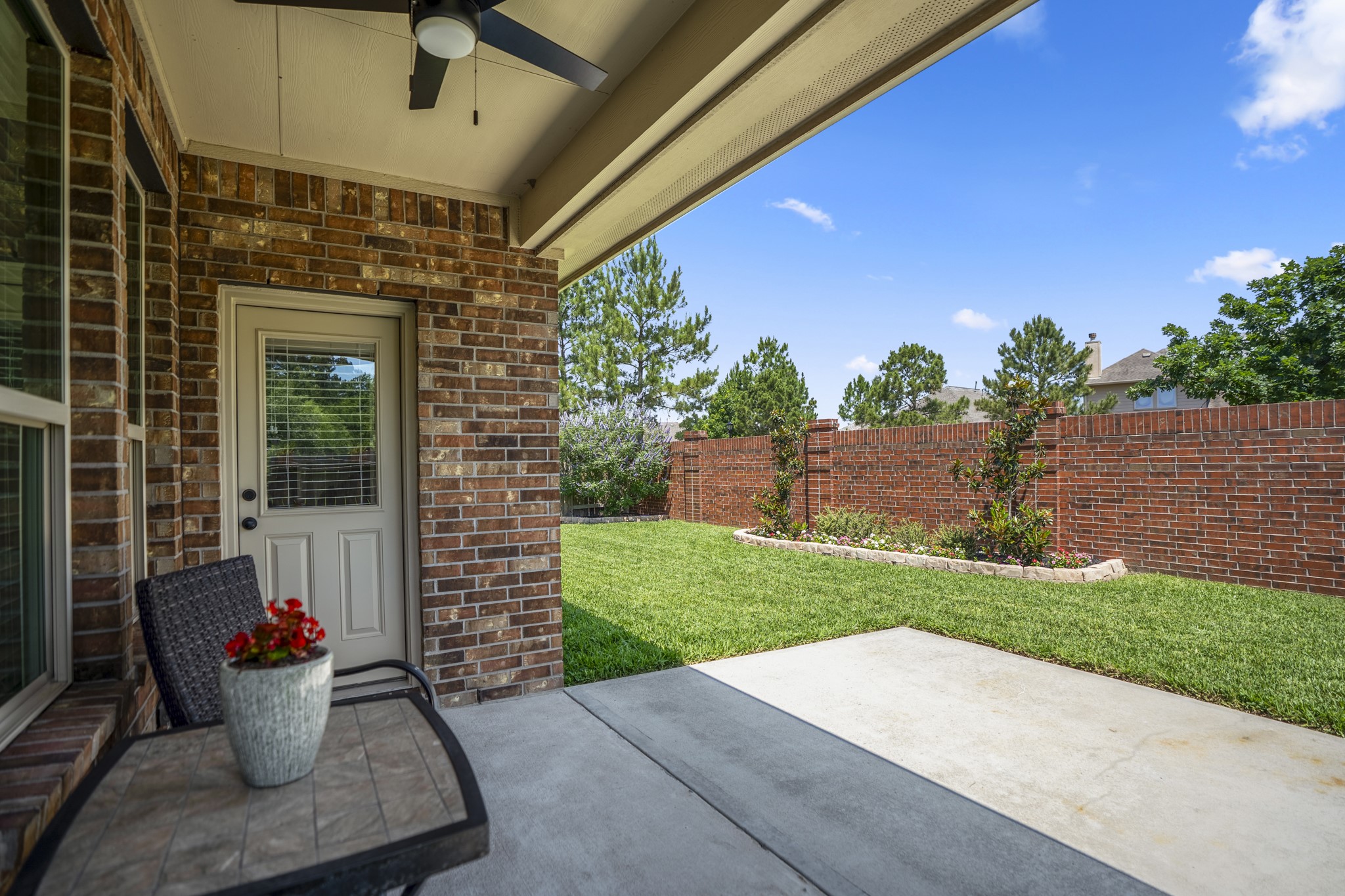 5522 Glenfield Spring Lane Spring, TX 77389 - Photo 32 of 46 Perfect for relaxing outdoors with a privacy fence.