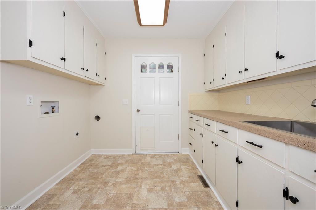 4484 Cotswold Road Pfafftown, NC 27040 - Photo 40 of 47