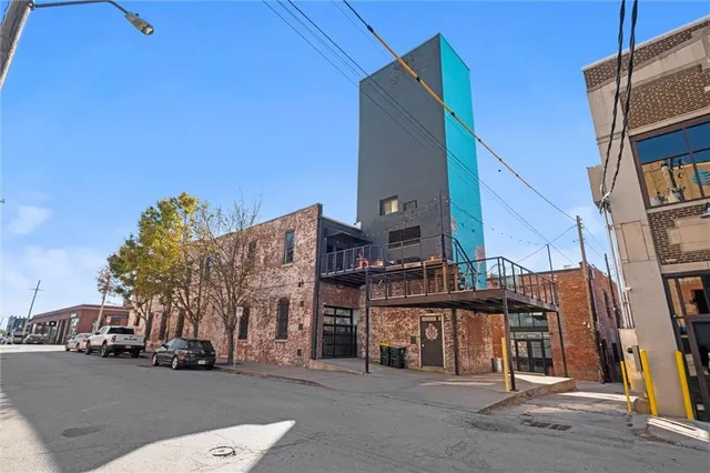 $1,899,000 | 1600 Locust Street, Kansas City, MO 64108