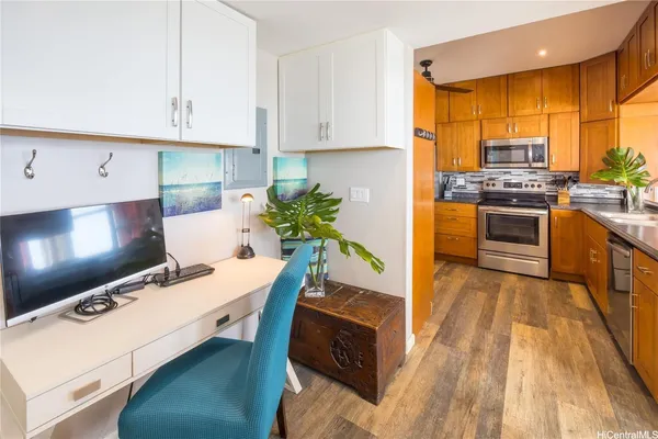 $1,750,000 | 53-797 Kamehameha Highway, Hauula, HI 96717