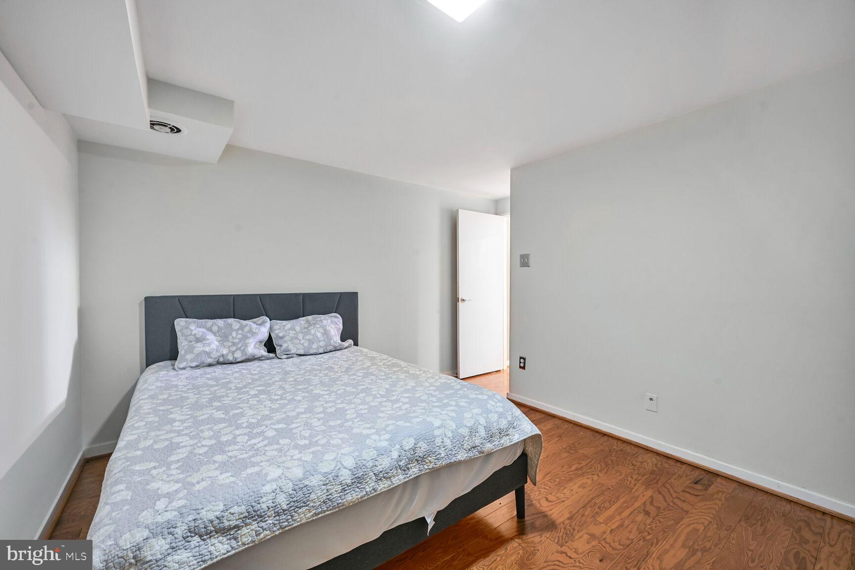 260 M Street Southwest, Unit 24 Washington, DC 20024 - Photo 25 of 43 Optional Guest Space