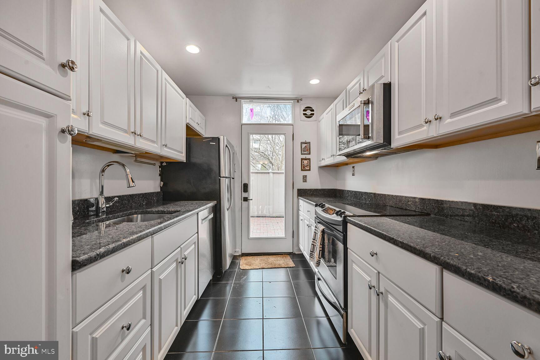260 M Street Southwest, Unit 24 Washington, DC 20024 - Photo 9 of 43 Gallery Image 9