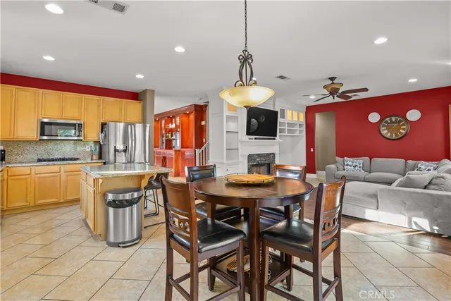 $999,989 | 29724 Castlebury Place, Castaic, CA 91384